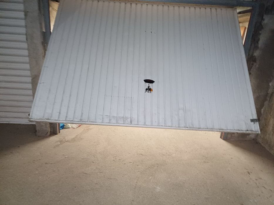 Отдават подземен гараж под наем