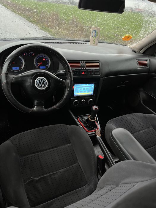 Vând Volkswagen Bora 2.0i