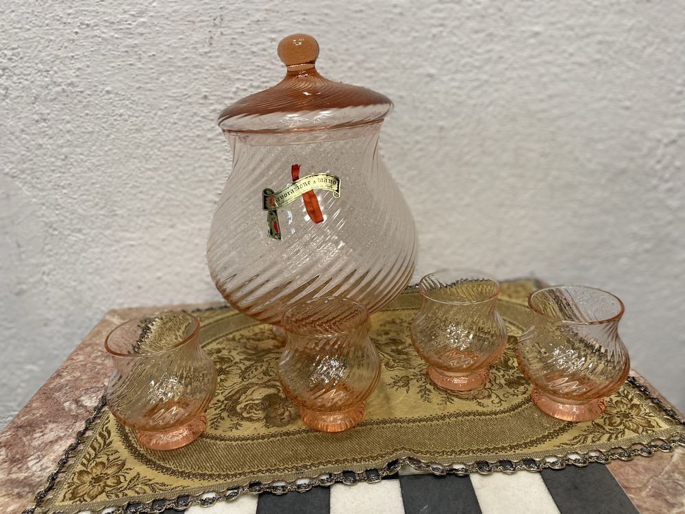 Италианска купа с чаши на опалин