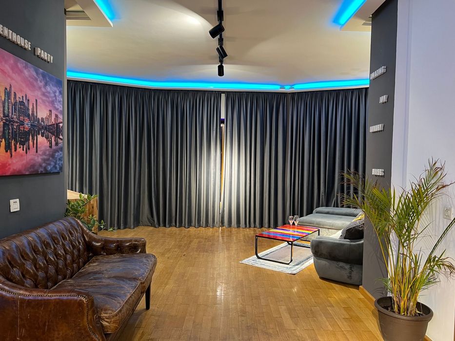 Petreceri, Revelion 2025 la PENTHOUSE UNIRII – Jacuzzi, Terasă!