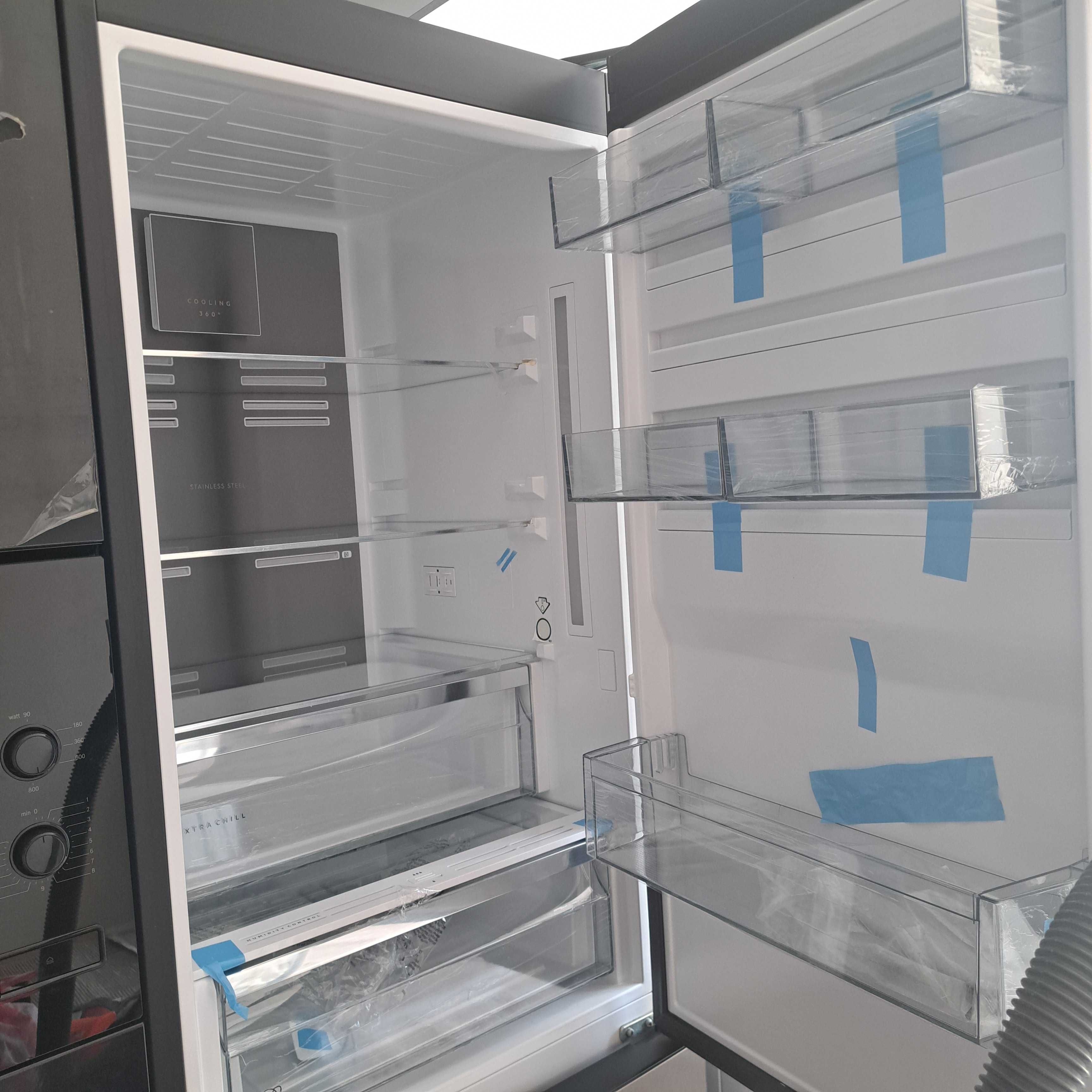 Продавам нов хладилник AEG RCB732E5MB