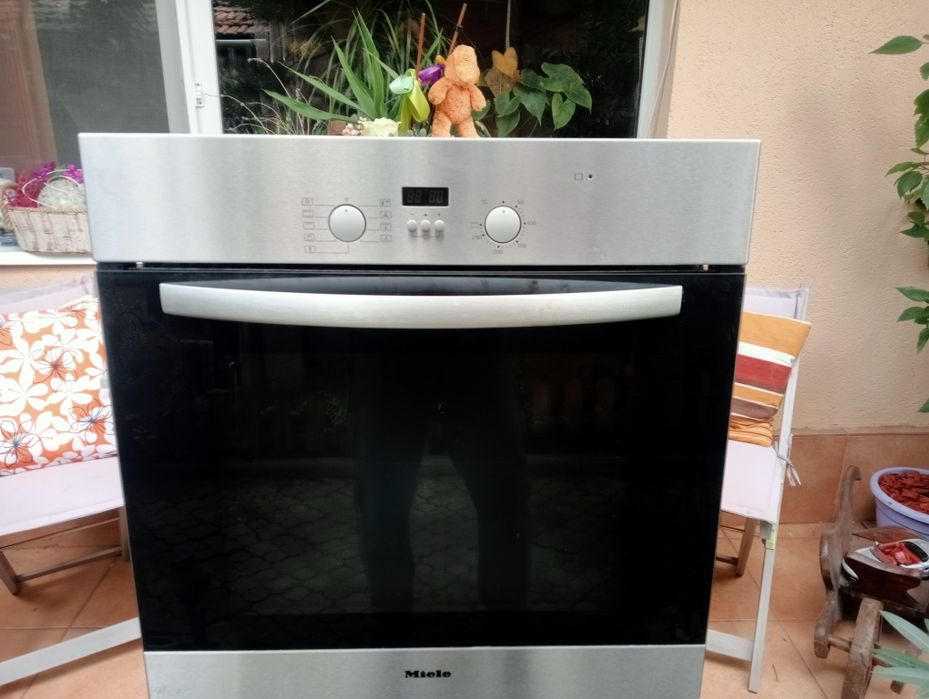 Miele Cuptoare electrice Premium Inox Clasa AAA Afisaj LED