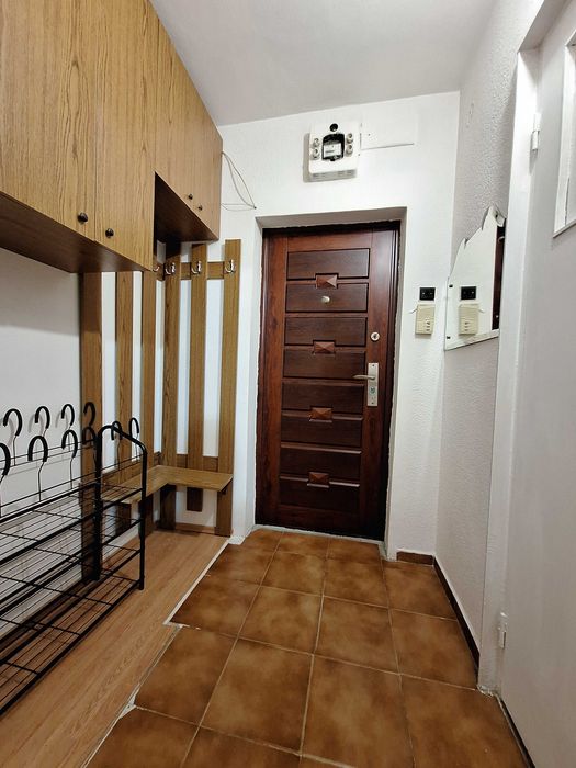 Garsoniera Titan - Metrou