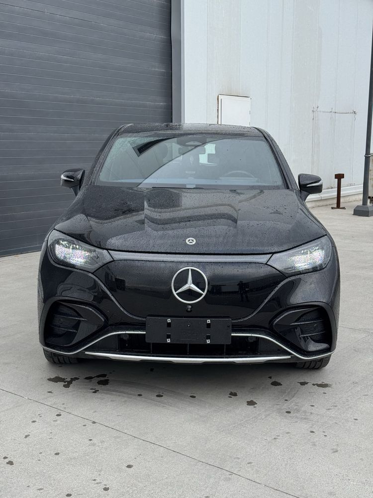 Mercedes-Benz Eqe 350 SUV 2023-Yil Moshina İdeal xolatda 11.000probeg