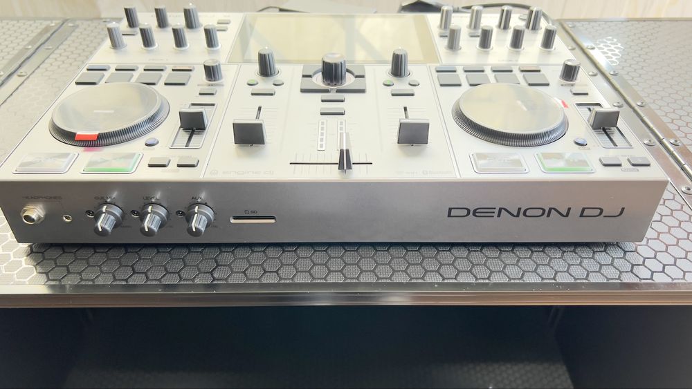 Consola dj Denon Prime Go + Noua