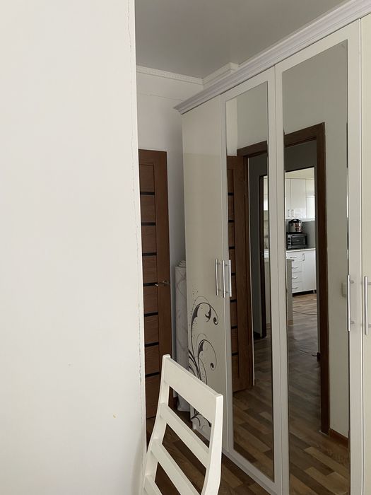Продаётся 2 ком.кв. на 2 этаже в 15 микрорайоне, 33 дом по набережной!