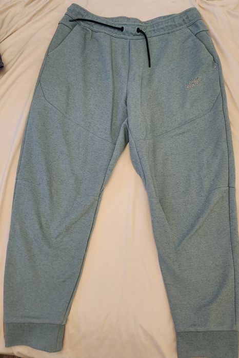 Pantaloni Nike tech marime L