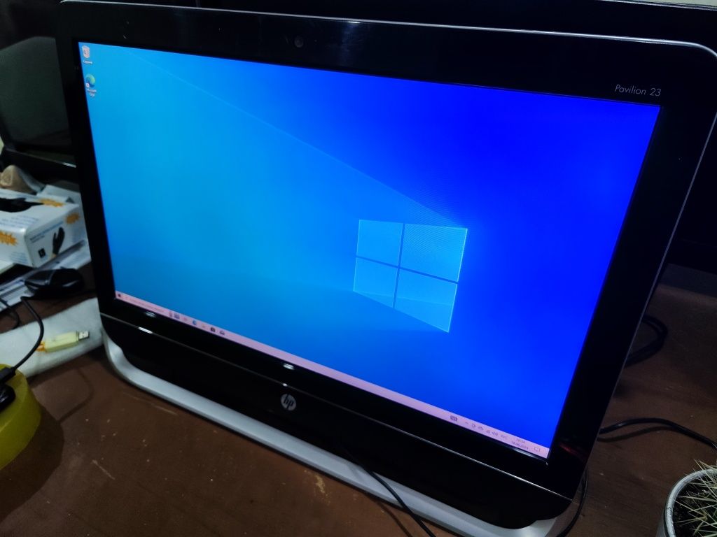 Моноблок HP Pavilion 23-b302er