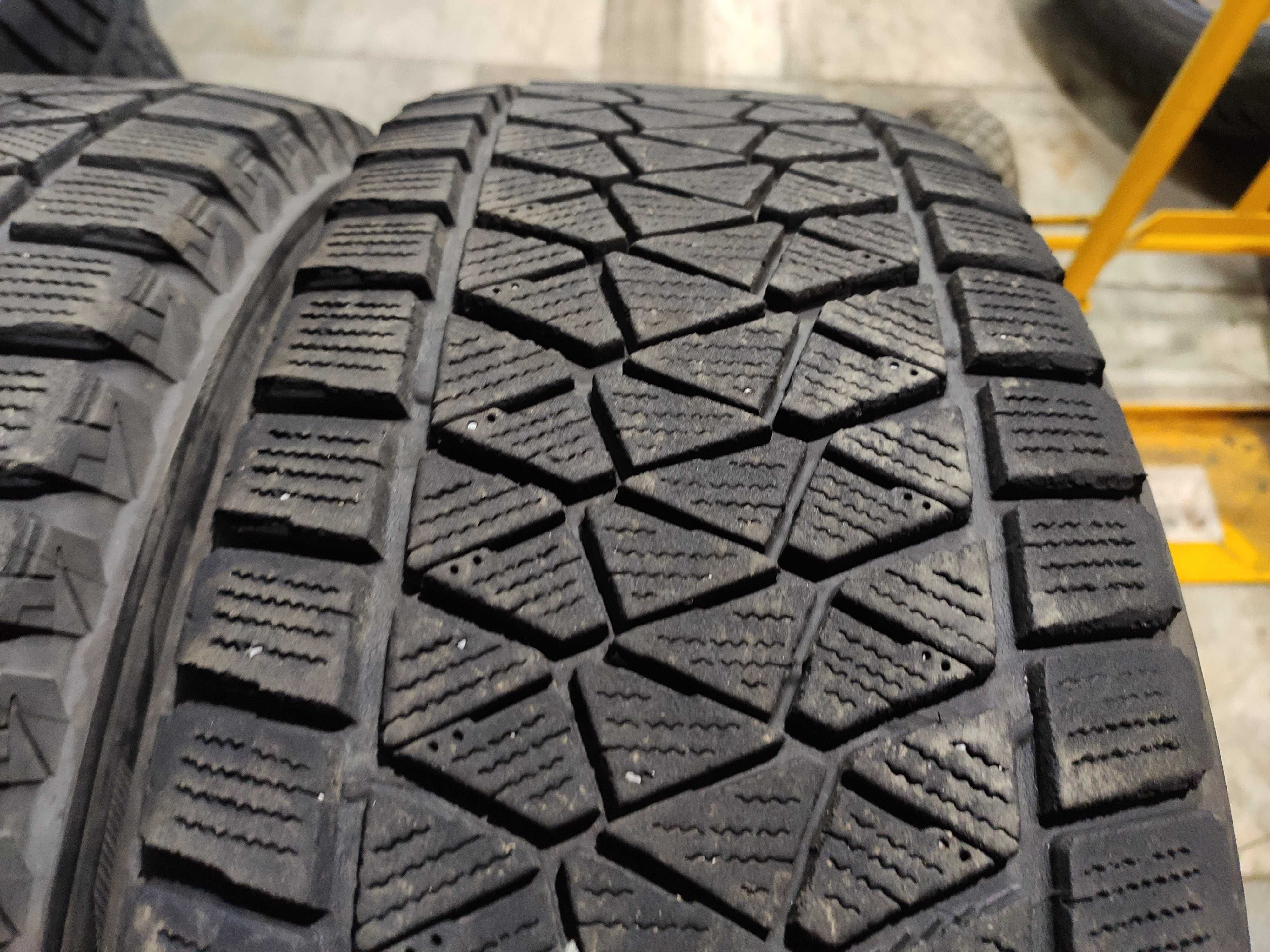 2бр Зимни Гуми 215 65 16 - Bridgestone
