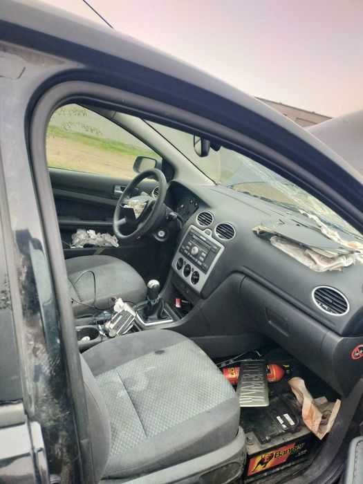 Ford focus 2 1.6 tdci 90 CP an 2005 pentru rabla sau dezmembrat.