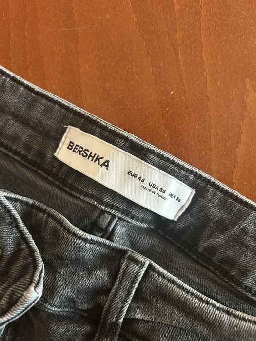 Мъжки дънки Bershka!Модерни и удобни! Размер на снимката!