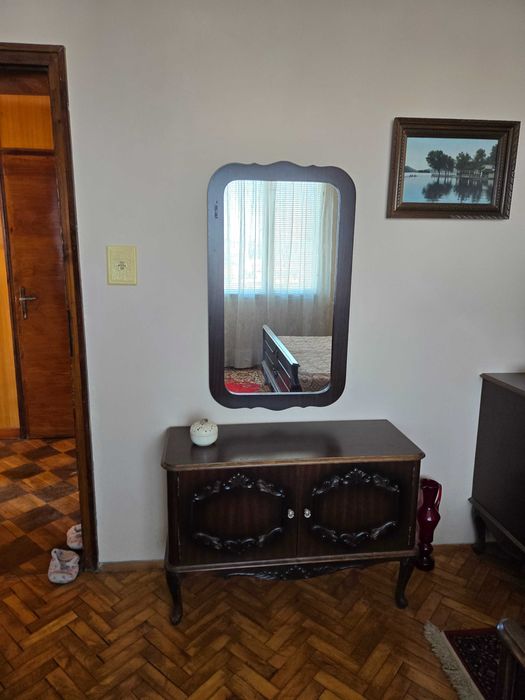 Спалня от естествено дърво