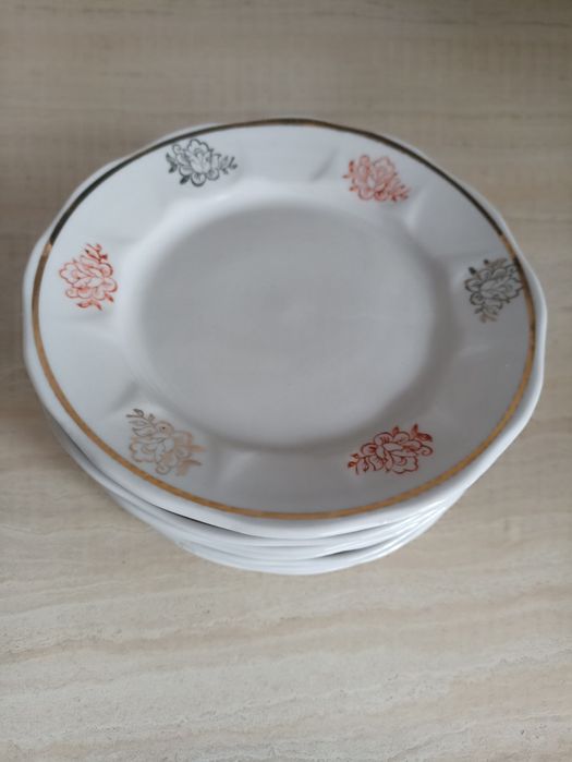 Тарелки десертные 12 штук