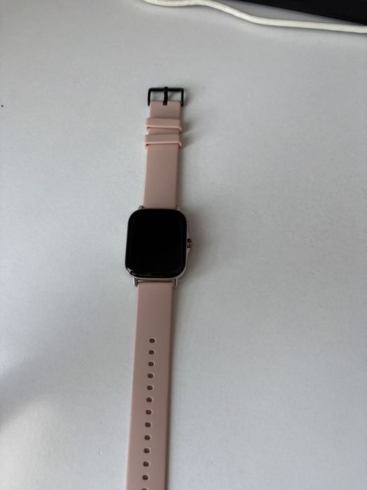 Amazfit GTS 2 Gold – стилен смарт часовник в отлично състояние