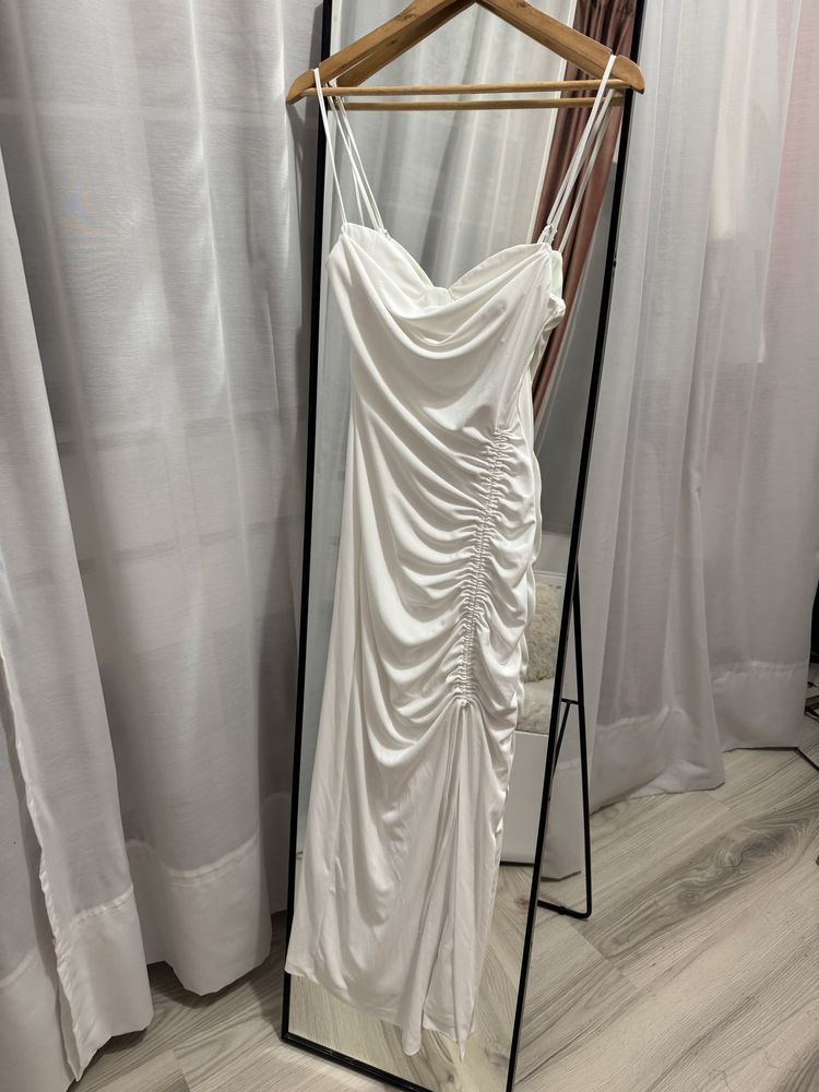 Rochie albă midi bodycon cu drapaje bretele subtiri Zara mărimea XS
