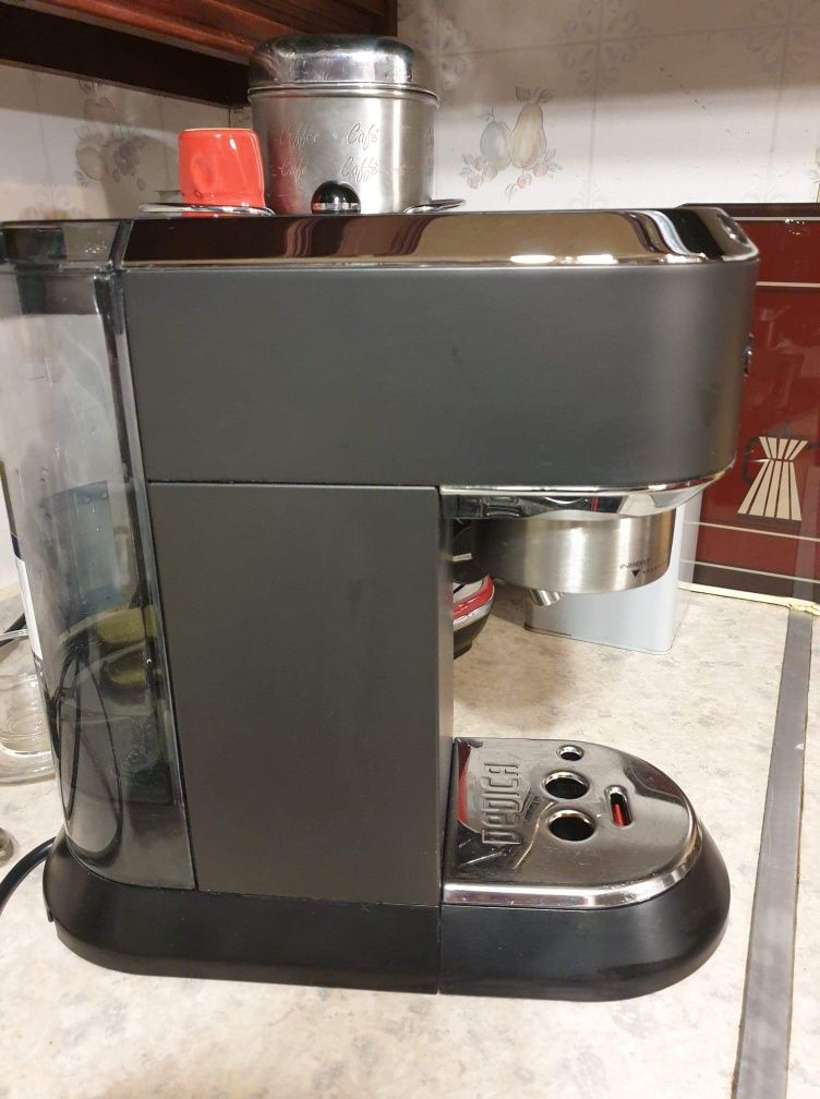 Кафе машина Delonghi ec685