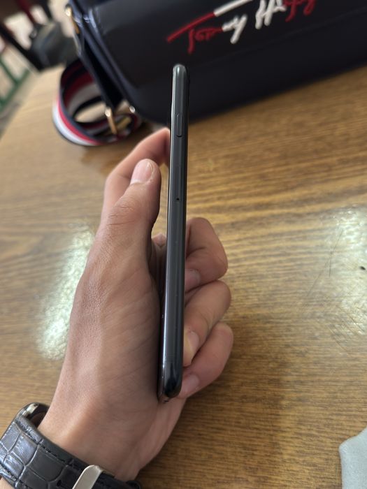 Iphone SE 3, 2022-23, 87% йомкость, 128гб тёмно-синий KH/A