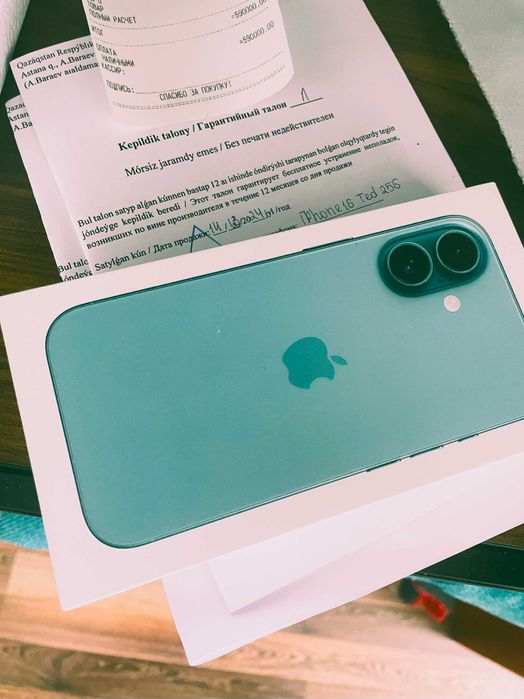 iPhone 16 256 ГБ зелёный