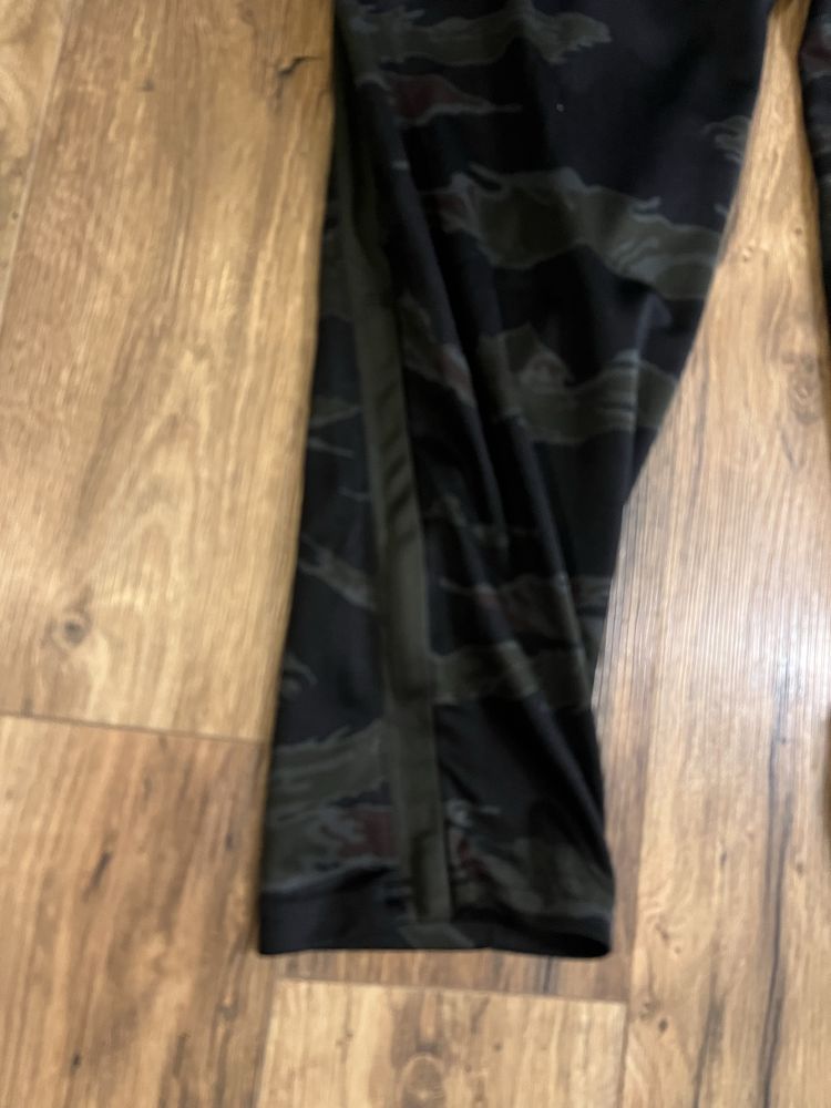 Jordan size XL Camo Skinny