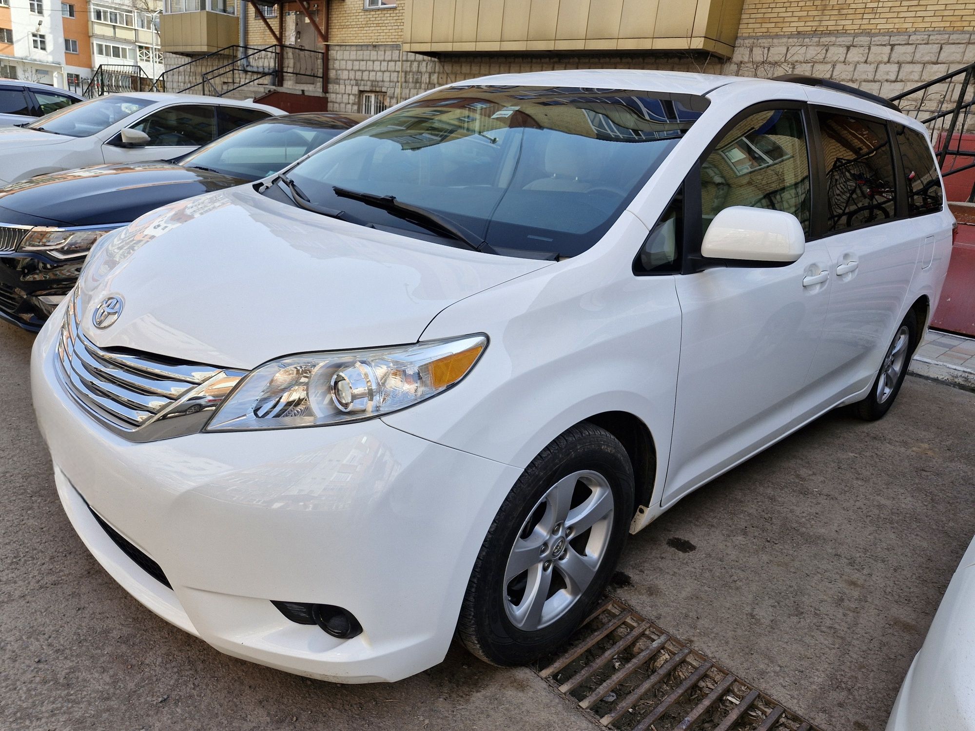 Toyota sienna! 2016