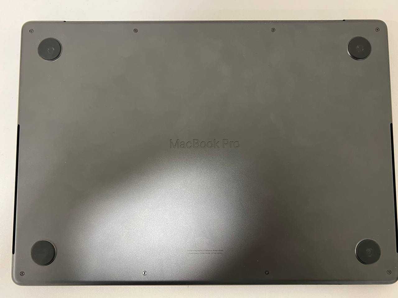 MacBook Pro, Apple M3 Max 36 GB