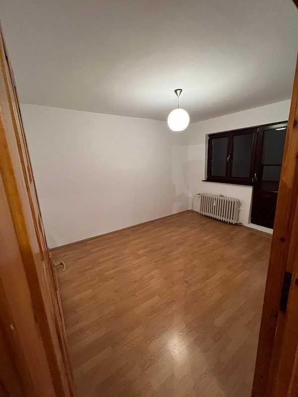 Vând apartament 3 camere, TIP AN, încălzire apă geotermală