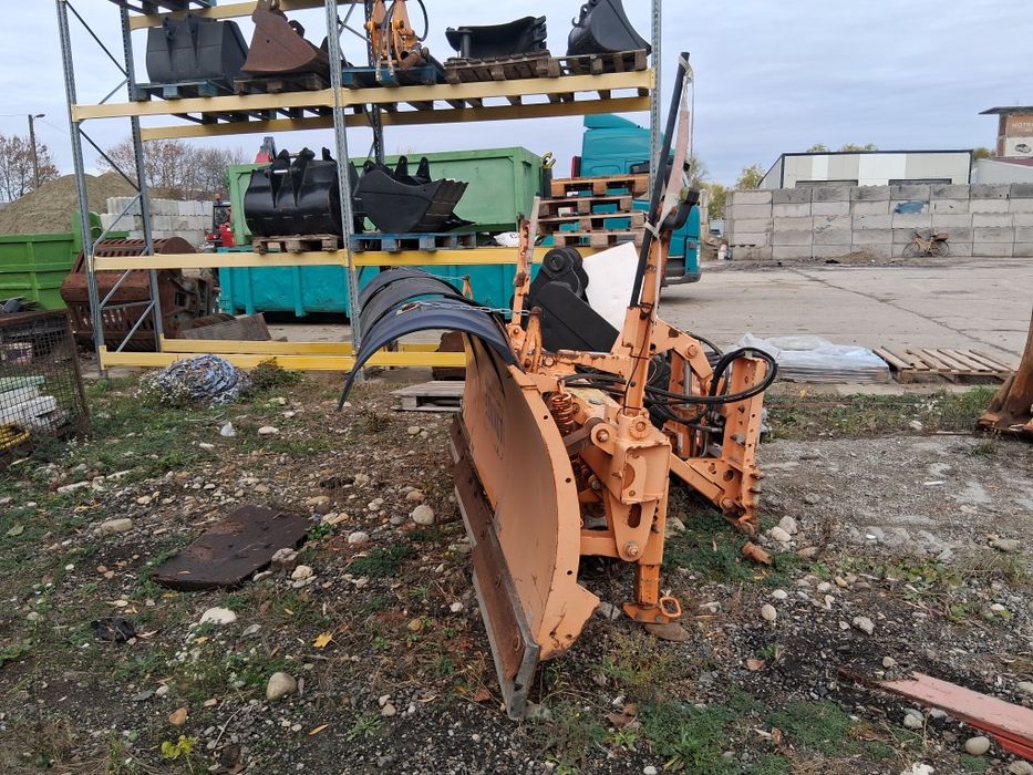 Inchiriem autocamioane cu sararite siutilaje pt dezapezire