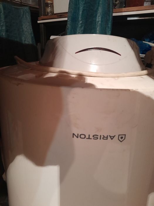 Продаю электрический водонагреватель ARISTON на 80 литров