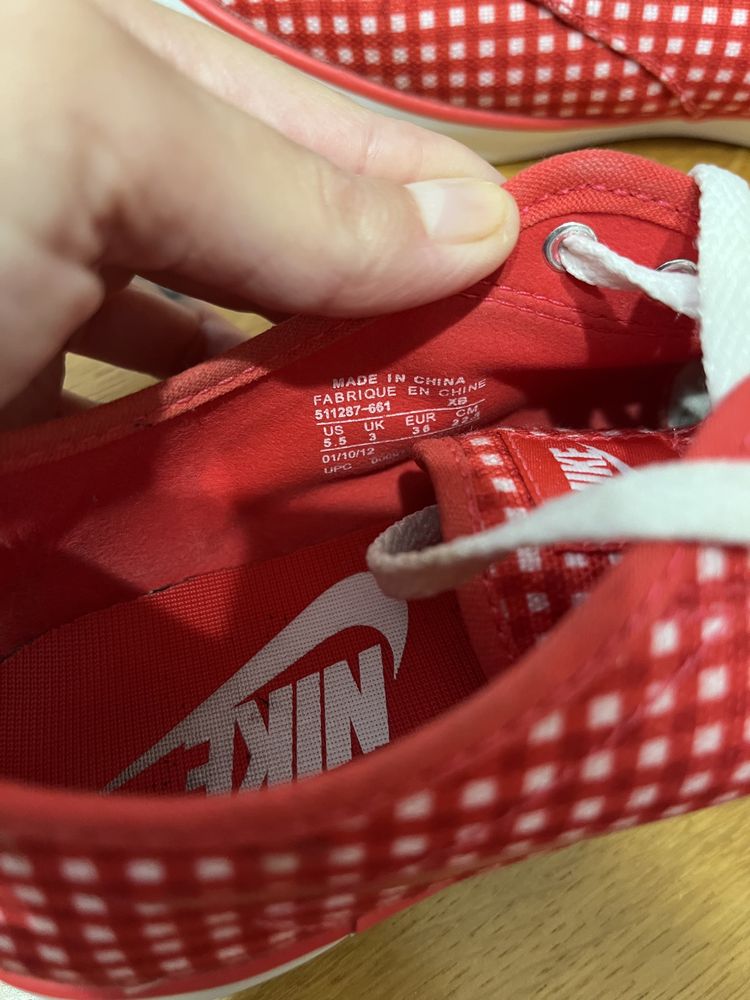 Оригинални дамски платненки NIKE