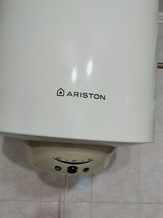 Продам бойлер ARISTON