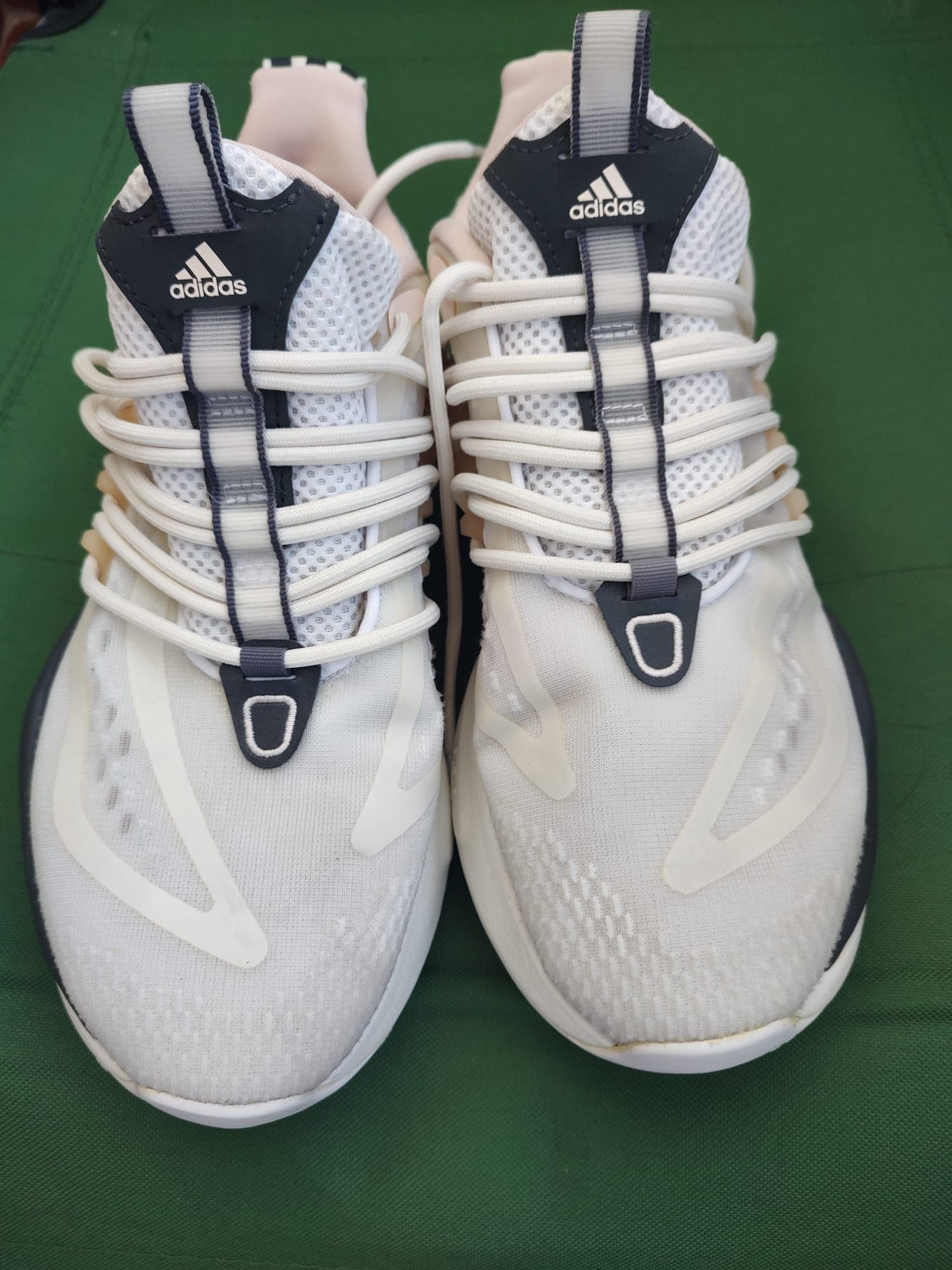 Adidași AlphaBoost V1