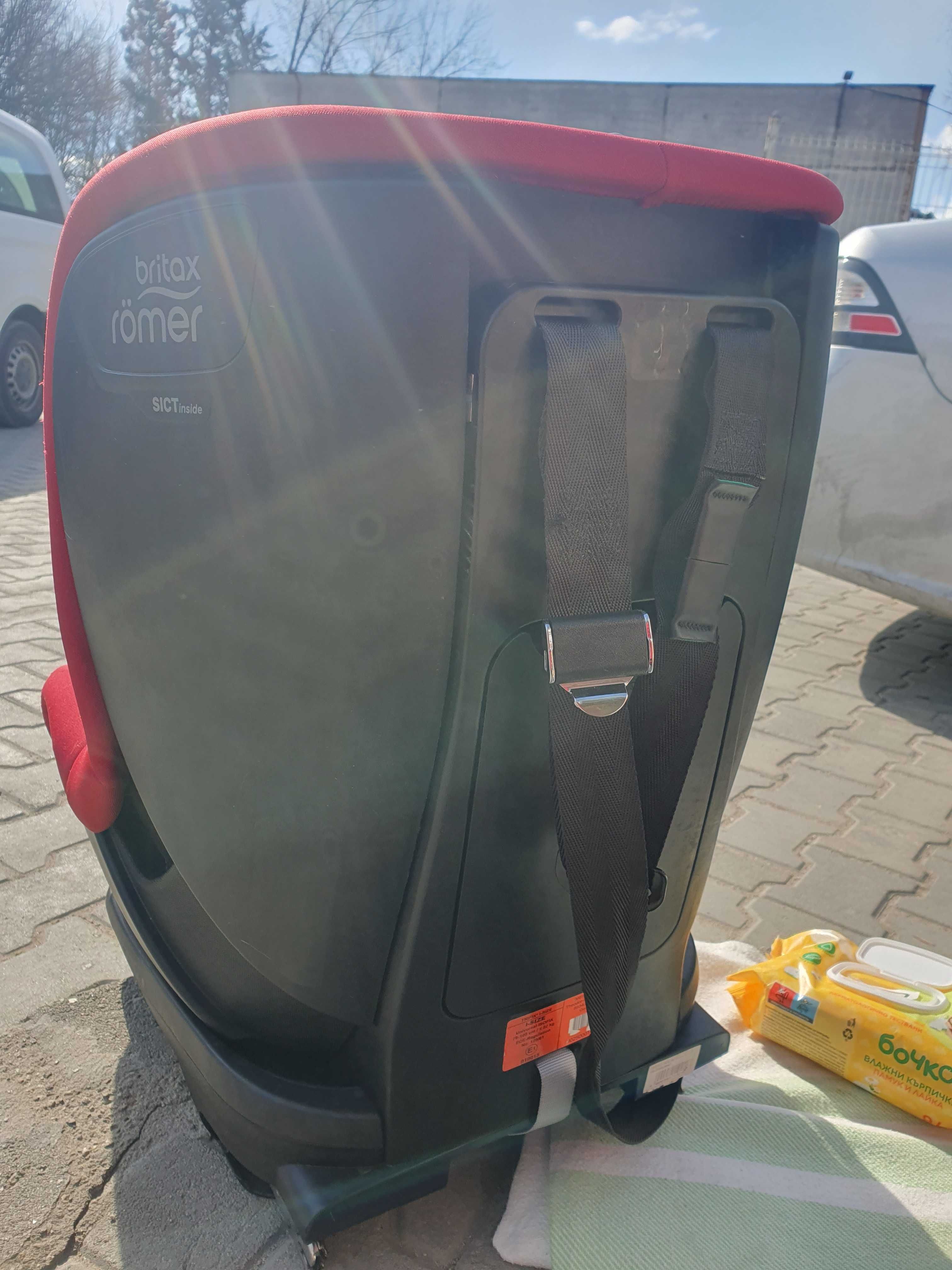 Britax Römer Стол за кола Trifix i-Size (9-25 кг.) Premium Cosmos Red