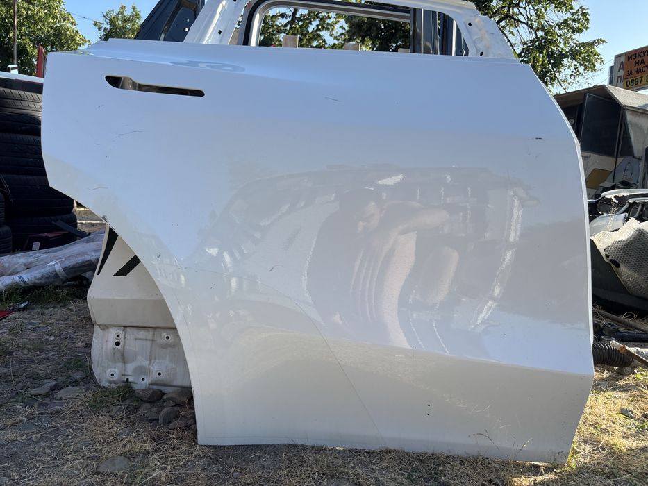 Врата Tesla Model Y