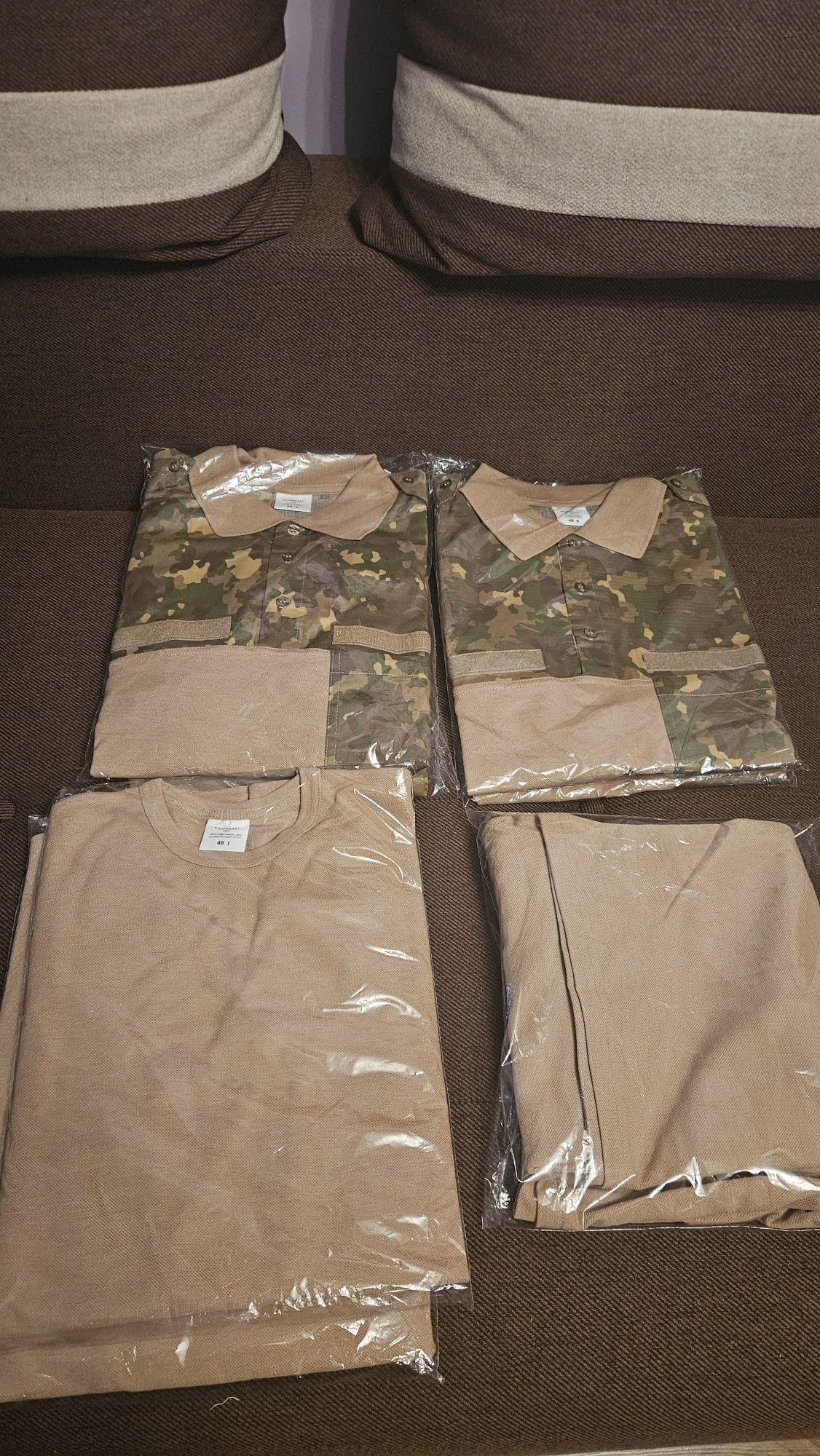 Tricouri si bocanci militari