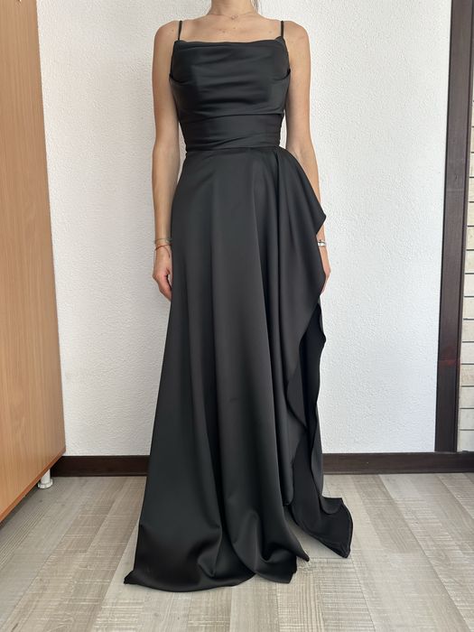 Класическа черна рокля