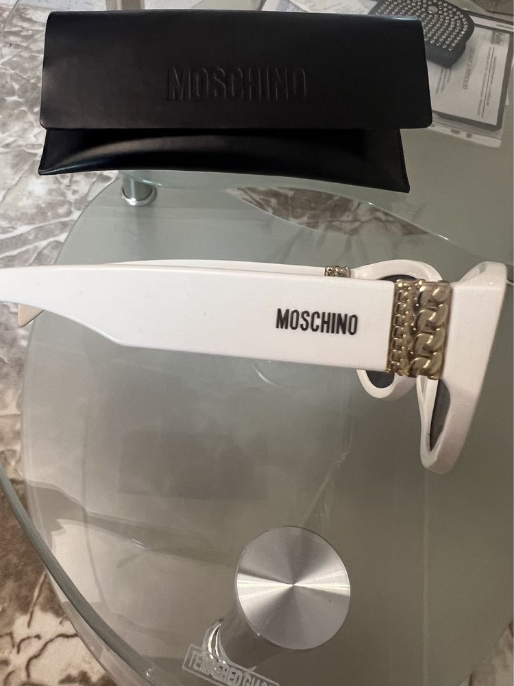 Оригинални очила Moschino