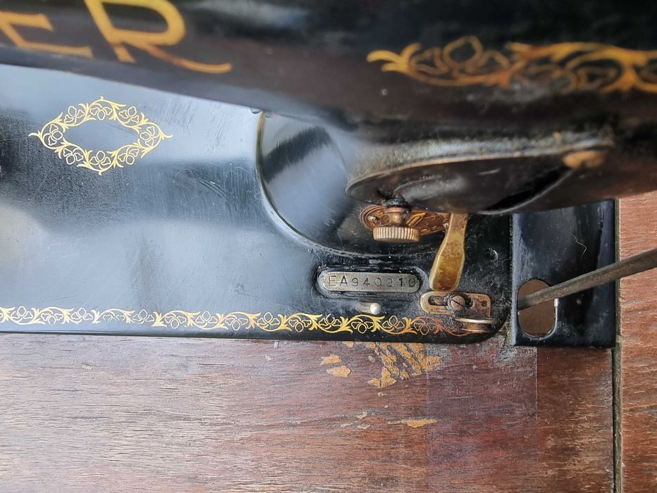 Masina de cusut SINGER model 15K  serie EA940210, an 1937, ocazie