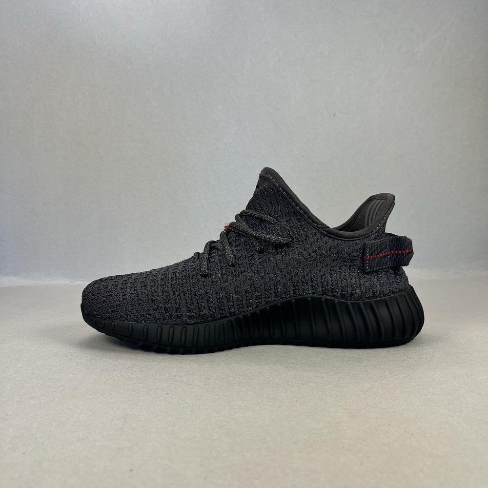 Yeezy 350 V2 Black ref! НОВИ!