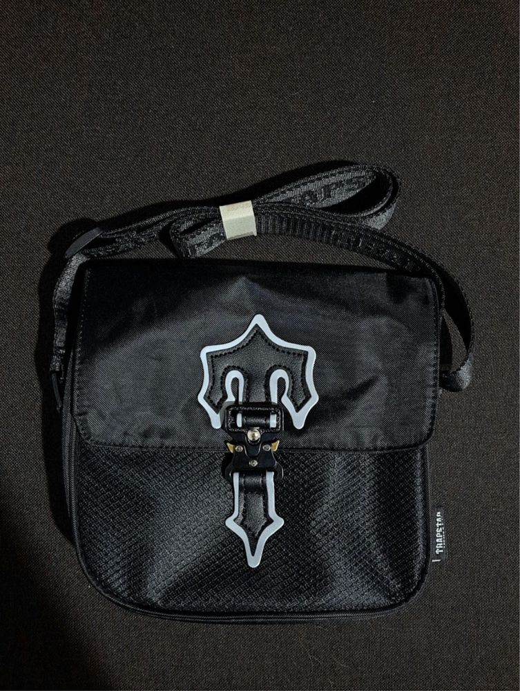 Trapstar irongate crossbody bag