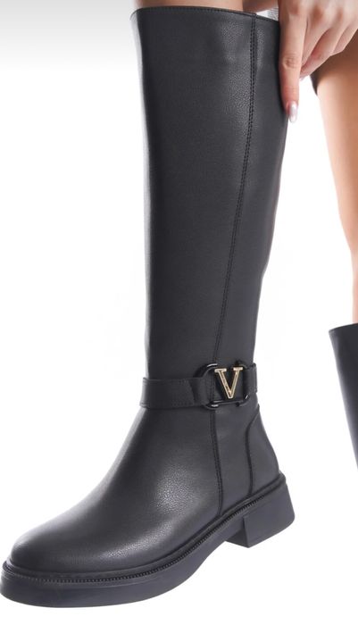 Дамски ботуши черни с нисък ток