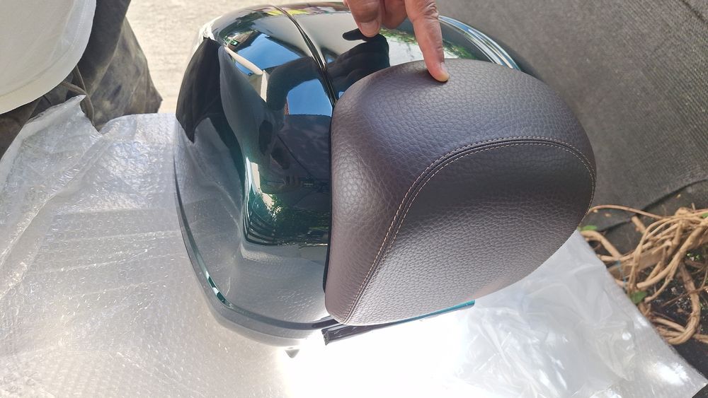 Cutie casca topcase portbagaj vespa