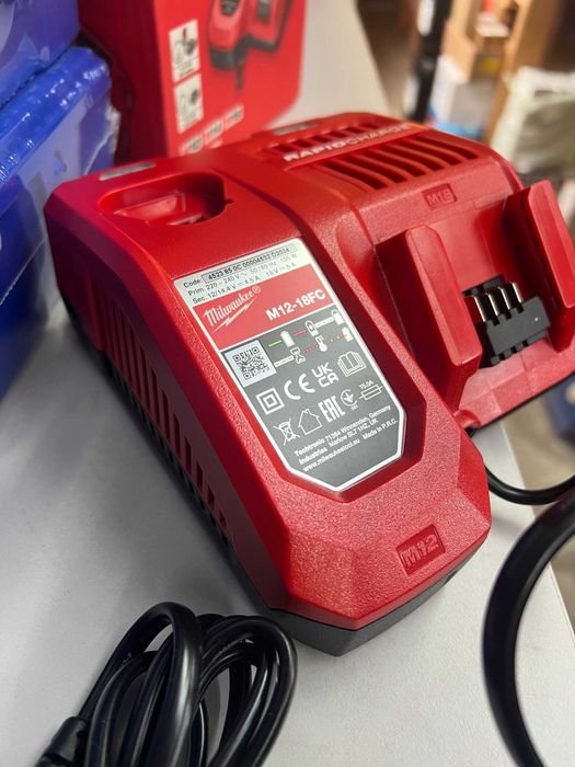 NOU Incarcator rapid acumulatori Milwaukee M12-18FC Gyorstöltő ÚJ