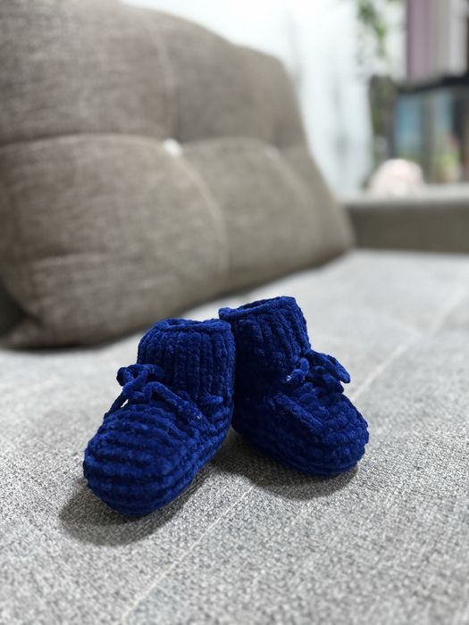 Детские вязаные пинетки