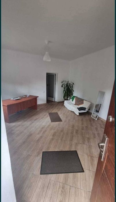 Ofer spre închiriere Casa La Curte - Central