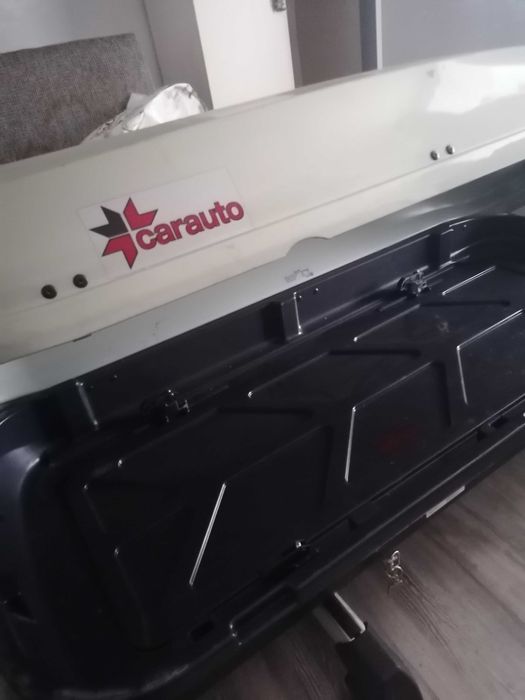 Portbagaj auto în perfectă stare