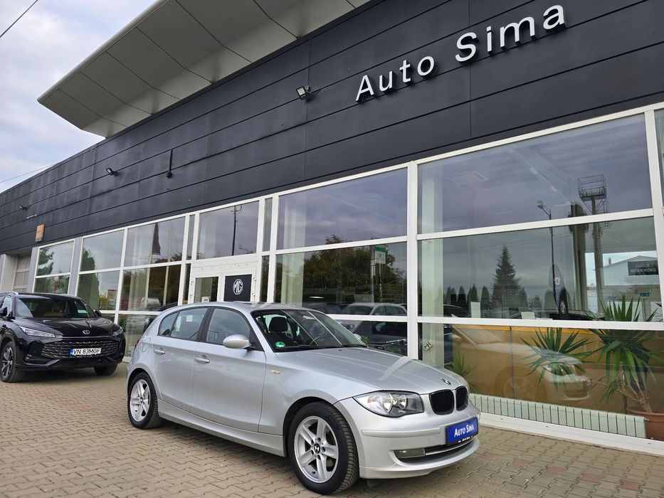 BMW Seria 1 1.6 benzina, Trapa, Clima bi-zonala, Scaune incalzite, Senzori parcare