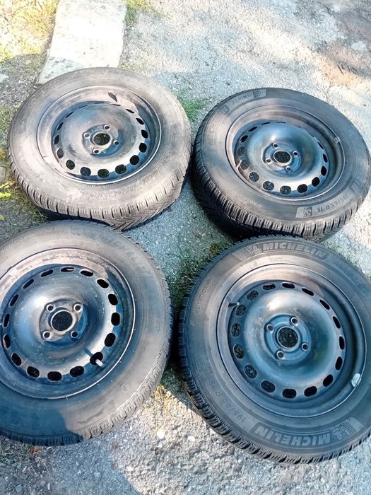 Продавам зимни гуми с джанти