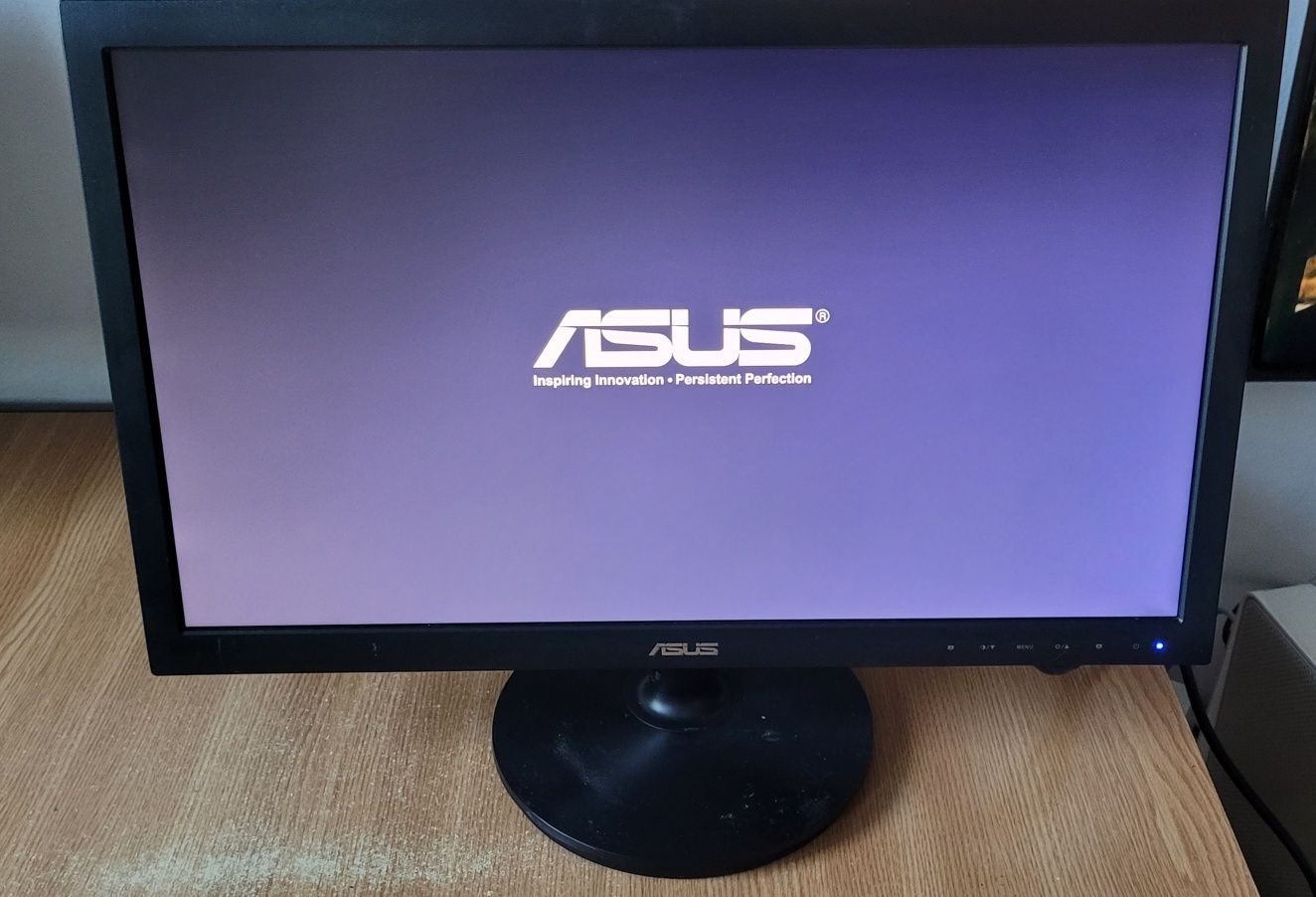 Monitor LED ASUS VS228NE