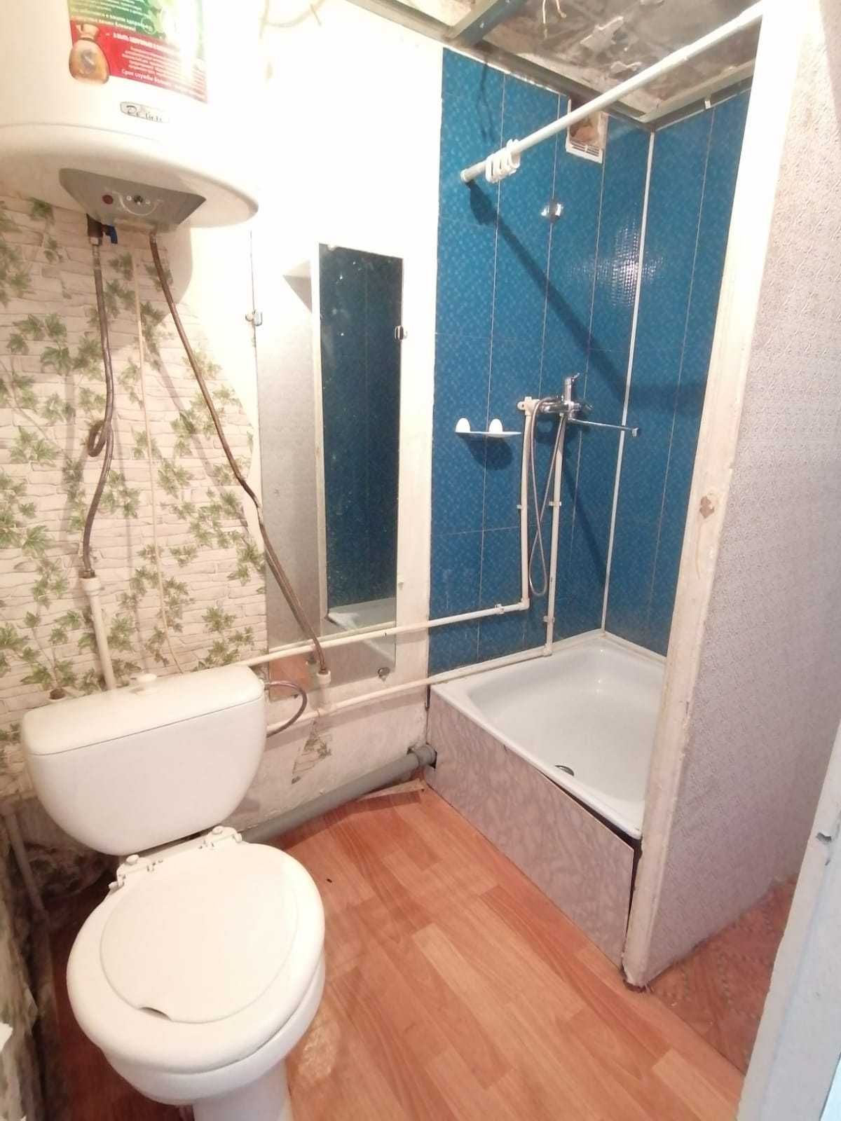 Продам 1 ком площадь 20м2 р-н ПСЭК 3/4 этаж туалет,душ в комнате