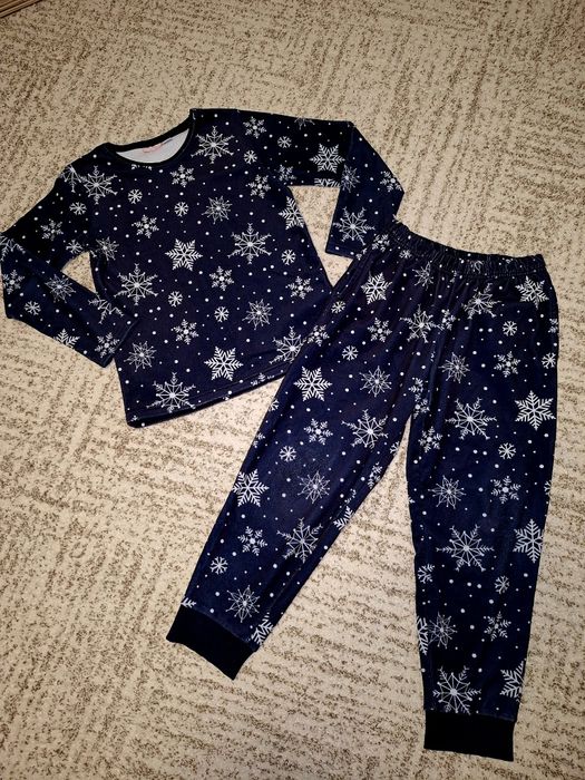 Lot pijamale catifea 8-10 ani (134/140)